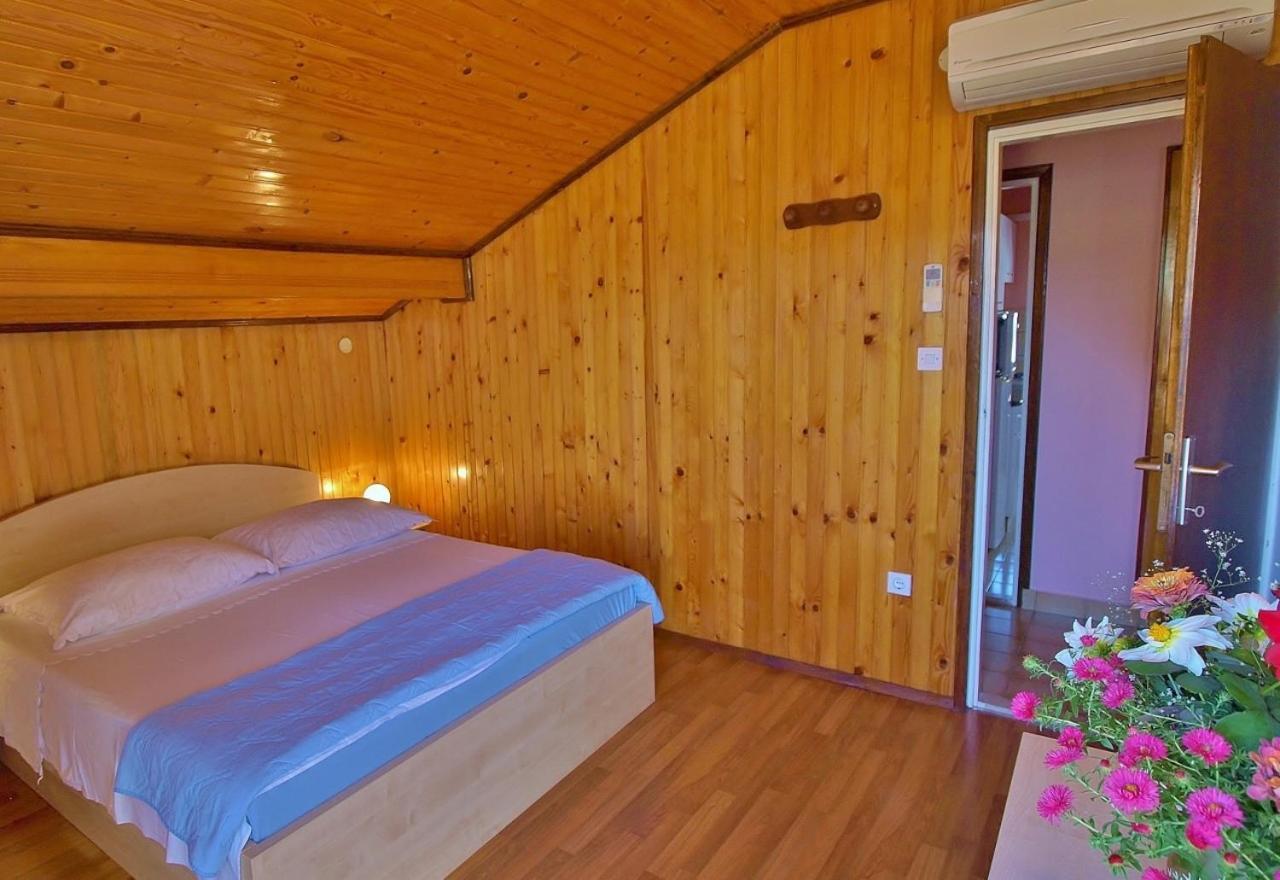 Apartments By The Sea Supetarska Draga - Donja, Rab - 4954 Exterior photo