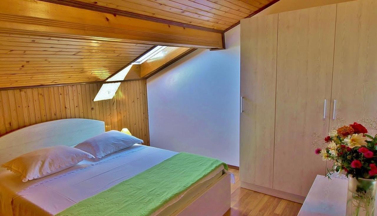 Apartments By The Sea Supetarska Draga - Donja, Rab - 4954 Exterior photo