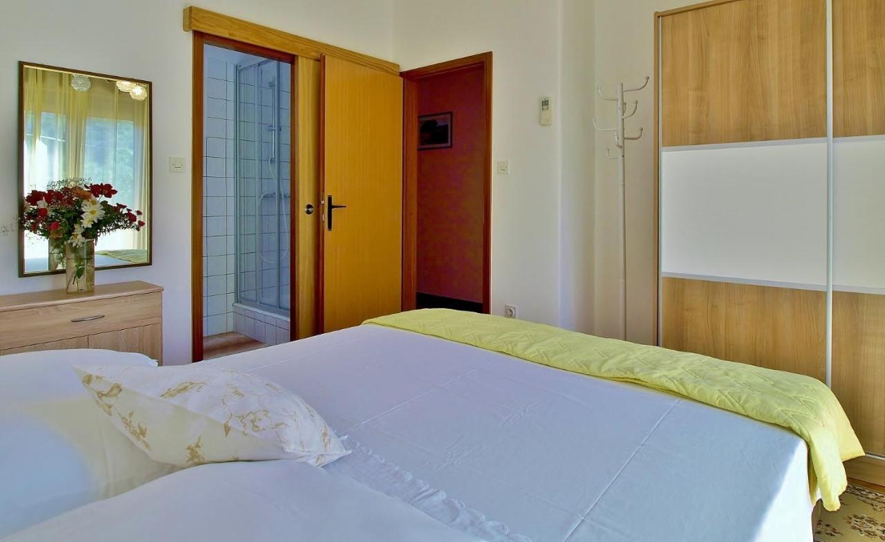 Apartments By The Sea Supetarska Draga - Donja, Rab - 4954 Room photo
