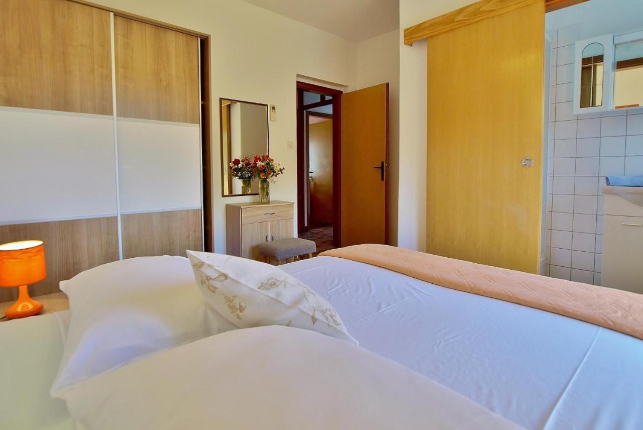 Apartments By The Sea Supetarska Draga - Donja, Rab - 4954 Room photo